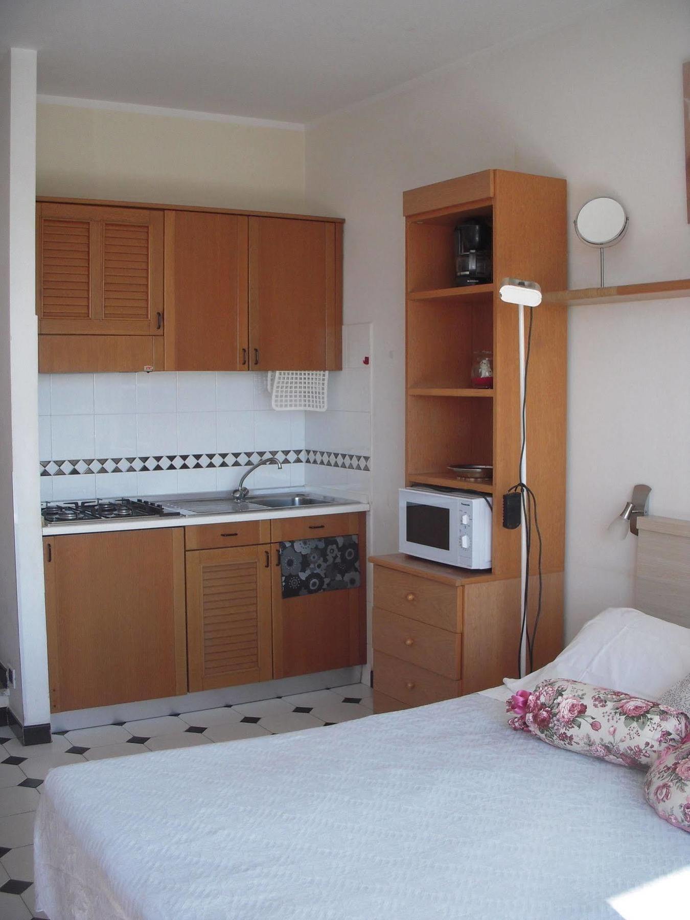 Edy Apartahotel 3*